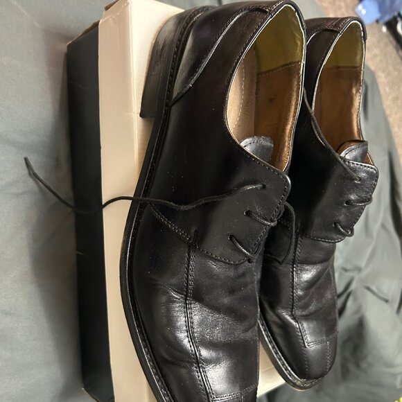 Dress Shoes - Picture 3 of 5